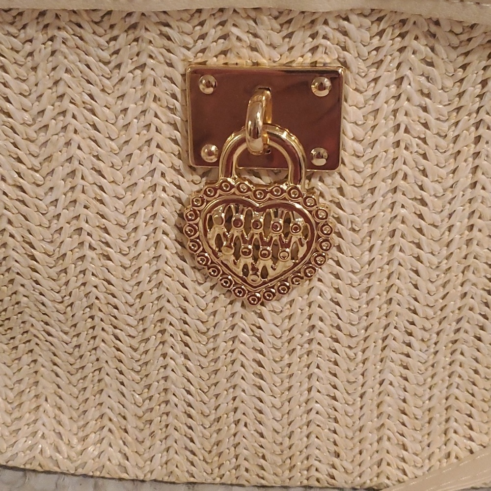 Adorable Cute Bag (#8) - Picture 2 of 9